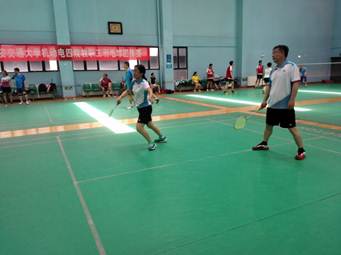 说明: E:\工作\2012.8-  国产探花
\0 分工会 工作\2017年 相关\5.13 四院羽毛球比赛\照片\陈天宁 老师提供\QQ图片20170515083300.jpg